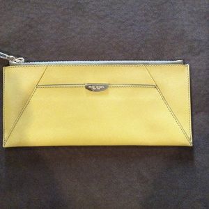 Henri Bendel wristlet